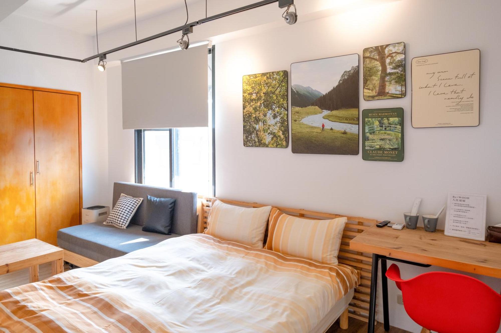 Re+Wood Guesthouse Tainan Buitenkant foto